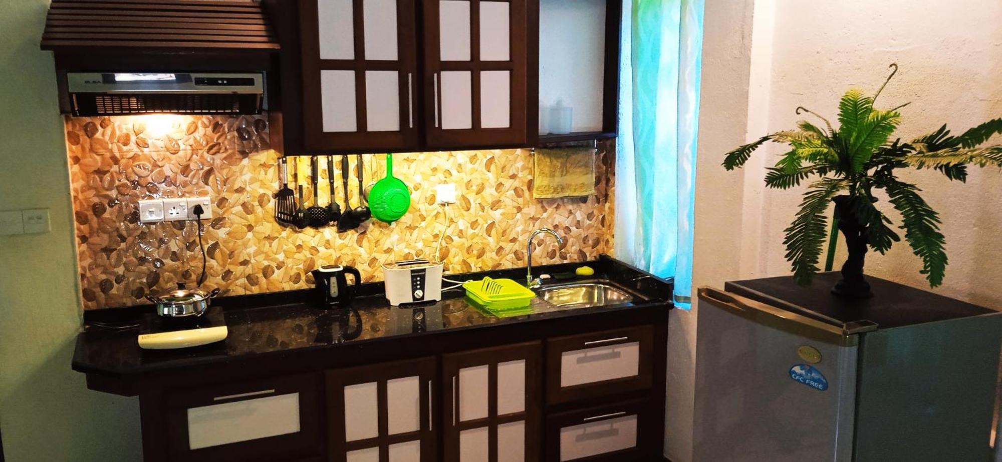 Nilas Guesthouse Хикадува Екстериор снимка