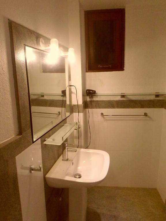 Nilas Guesthouse Хикадува Стая снимка