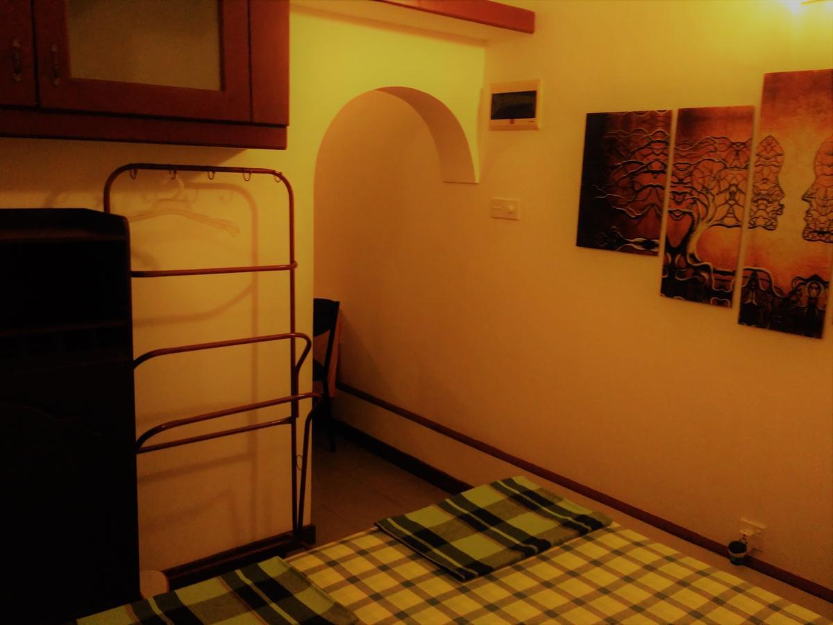 Nilas Guesthouse Хикадува Екстериор снимка