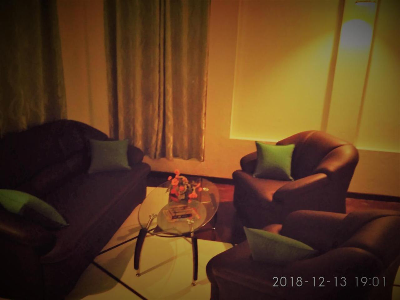 Nilas Guesthouse Хикадува Екстериор снимка