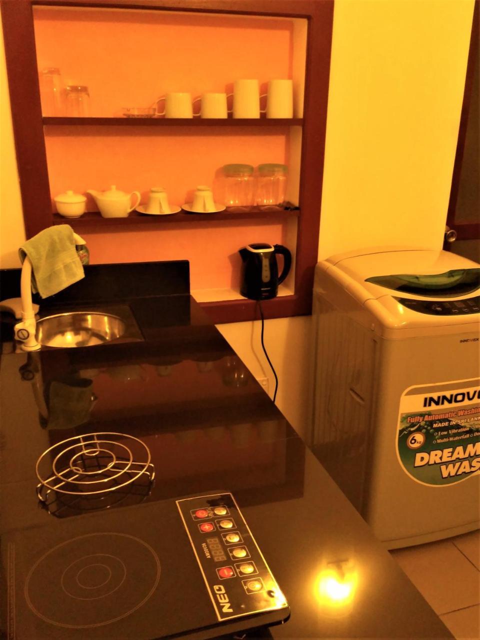 Nilas Guesthouse Хикадува Екстериор снимка